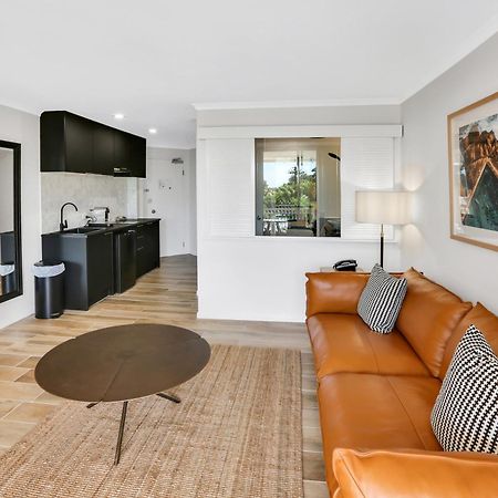 On The Beach Apartments Trinity Beach Room photo