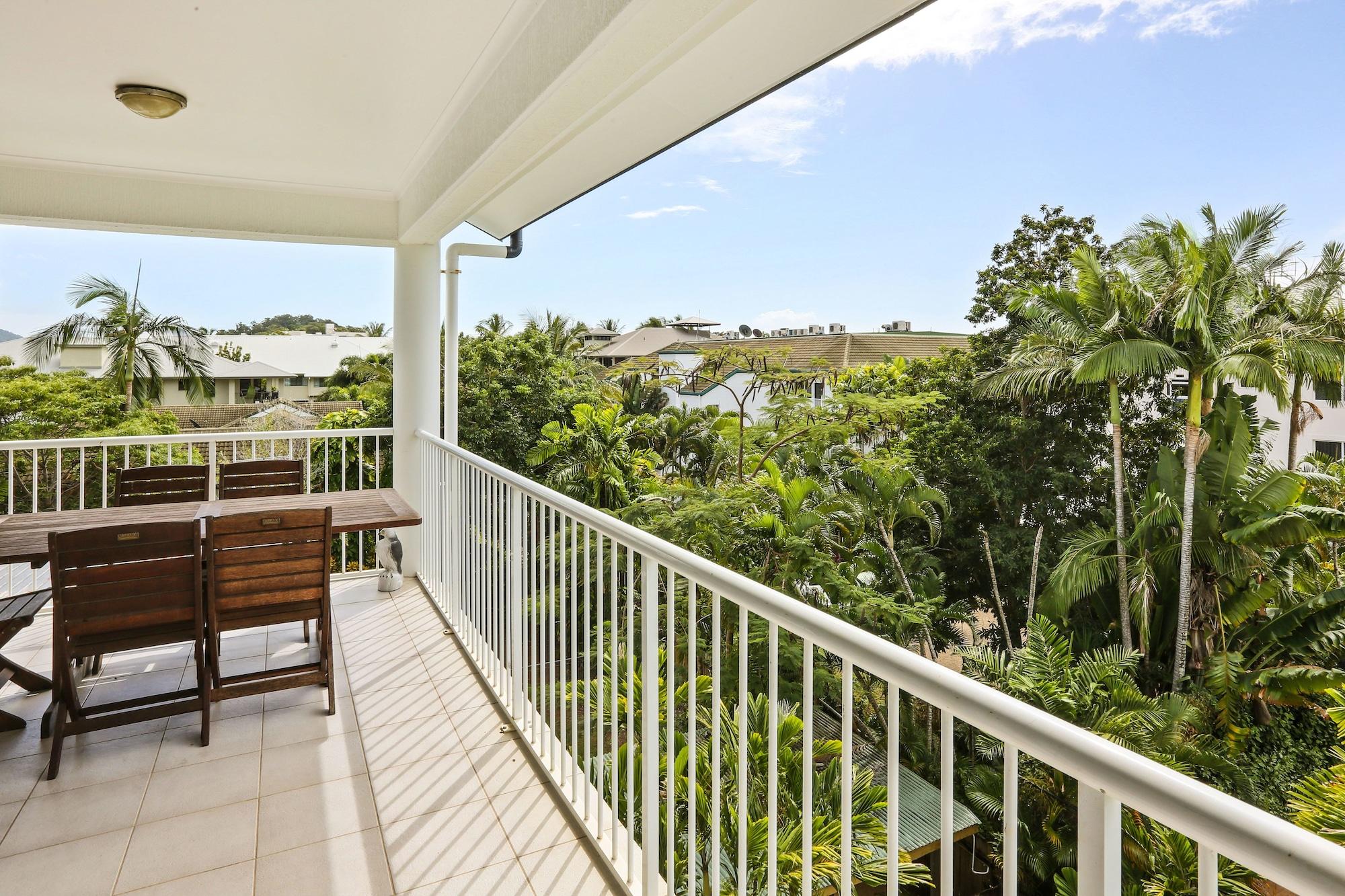 On The Beach Apartments Trinity Beach Exterior photo