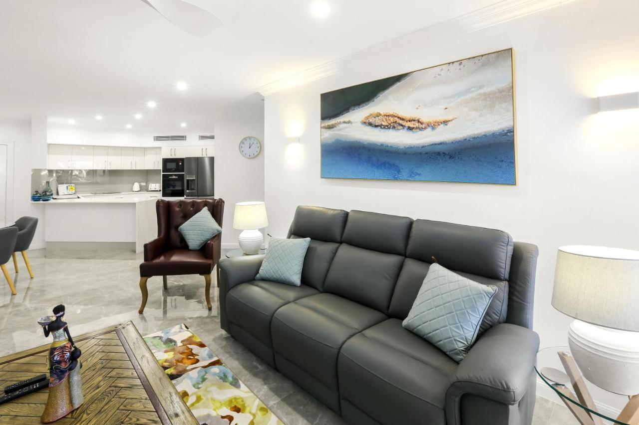 On The Beach Apartments Trinity Beach Exterior photo