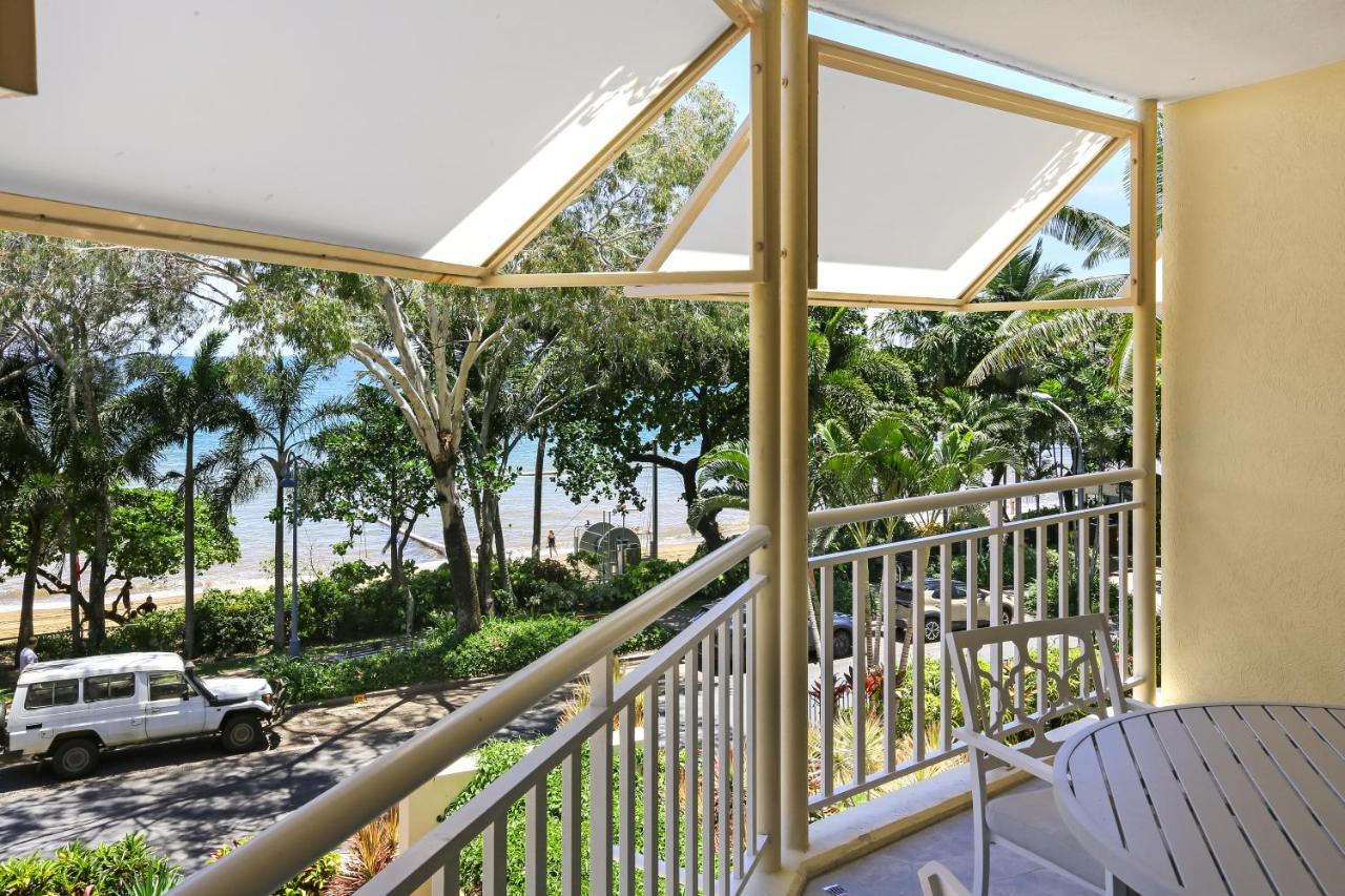 On The Beach Apartments Trinity Beach Exterior photo