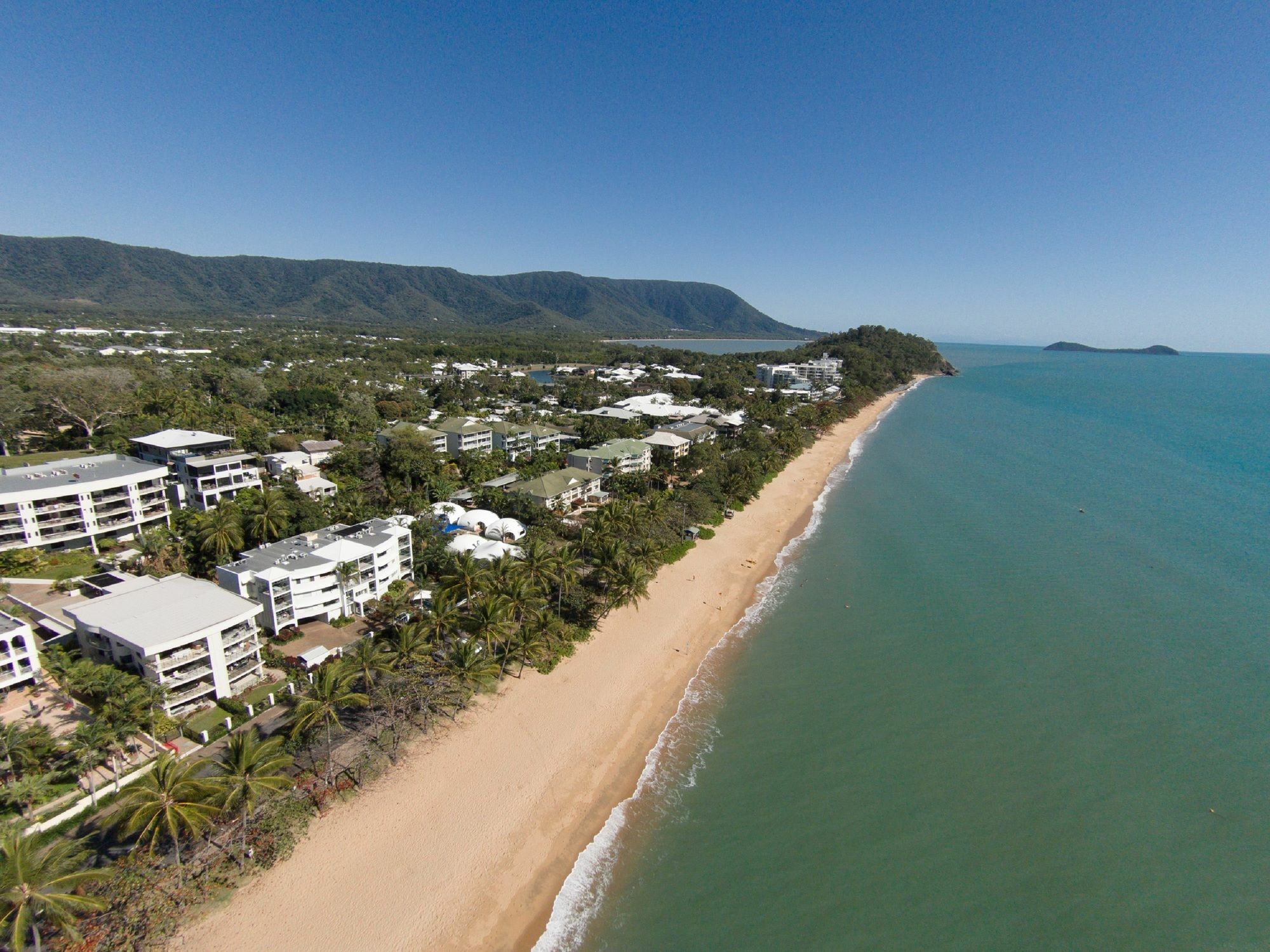 On The Beach Apartments Trinity Beach Exterior photo