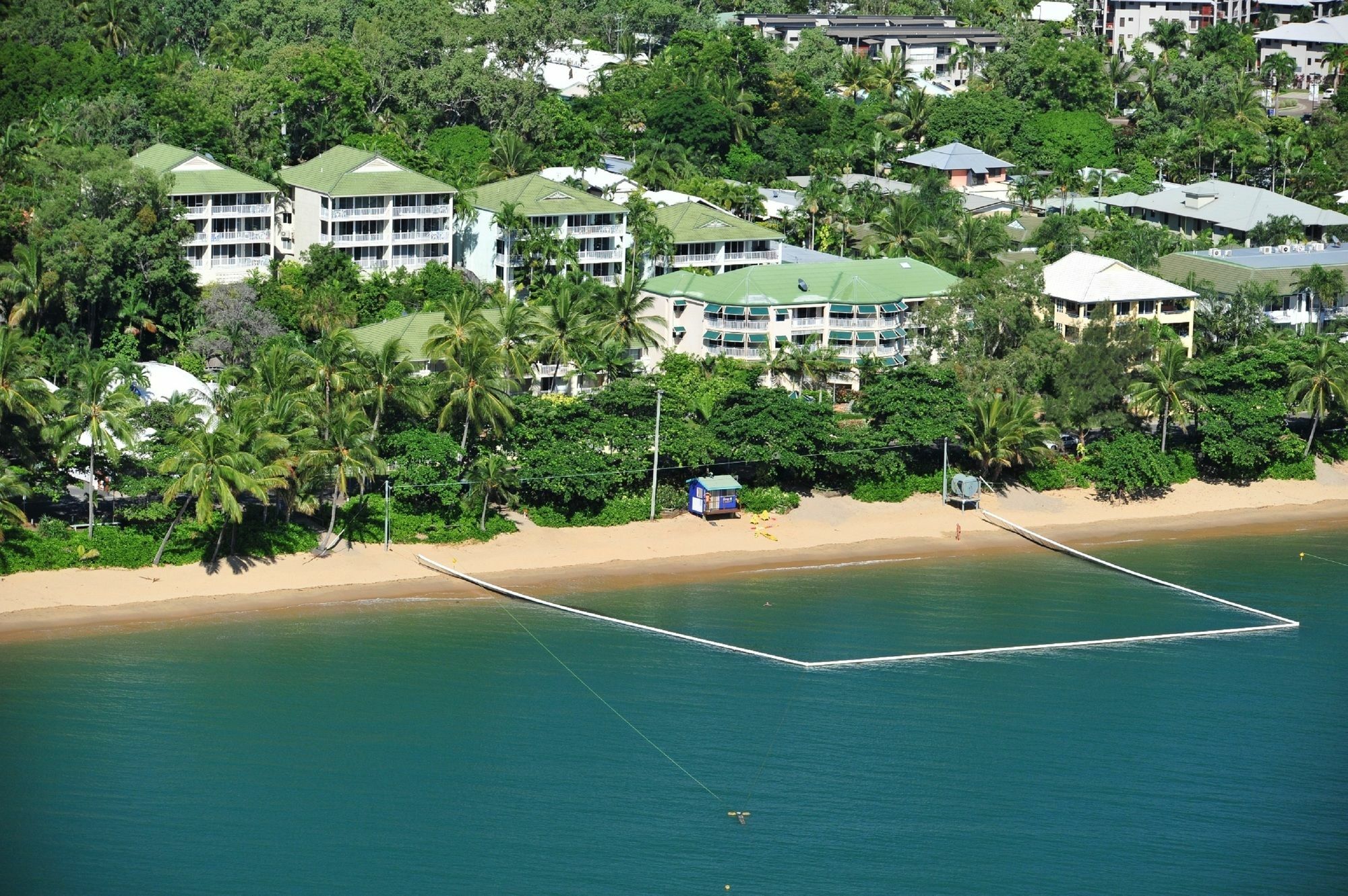 On The Beach Apartments Trinity Beach Exterior photo