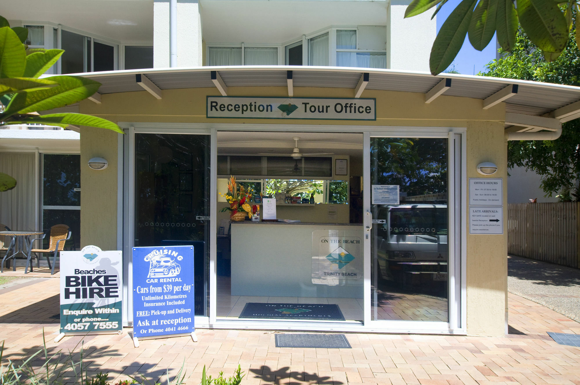 On The Beach Apartments Trinity Beach Exterior photo