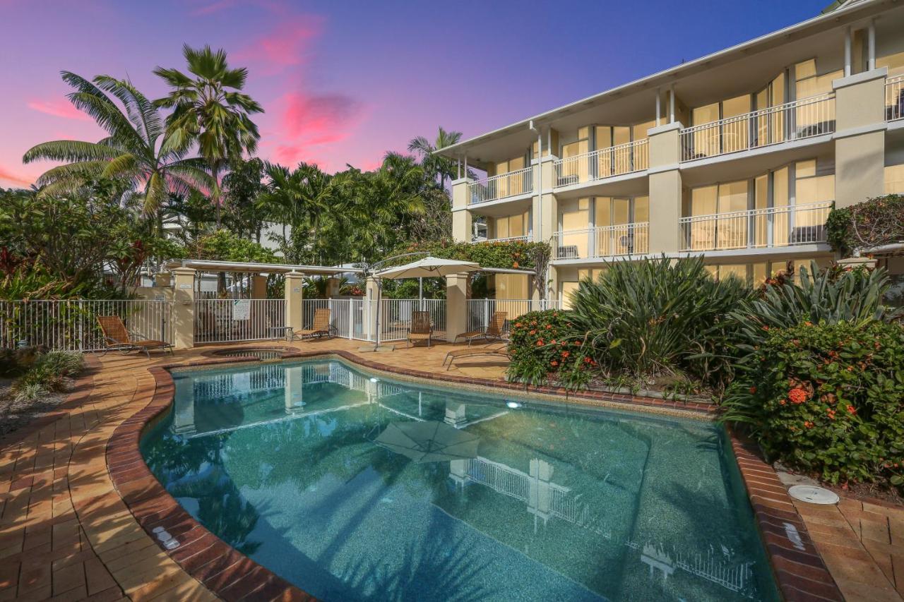 On The Beach Apartments Trinity Beach Exterior photo
